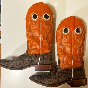 10.5 D Orange and brown HorsePower boots.